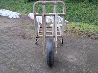 Kruiwagen en stenen kruiwagen, matador - afbeelding 11 van  12