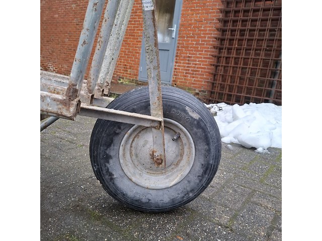 Kruiwagen en stenen kruiwagen, matador - afbeelding 12 van  12