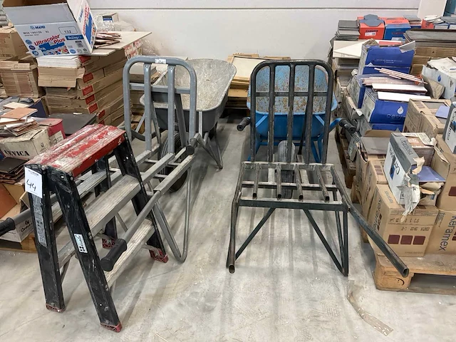 Kruiwagen en stenenwagen (2x) - afbeelding 1 van  5