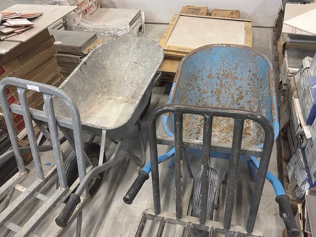 Kruiwagen en stenenwagen (2x) - afbeelding 3 van  5