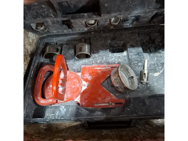 Kruiwagen met inhoud - afbeelding 2 van  11