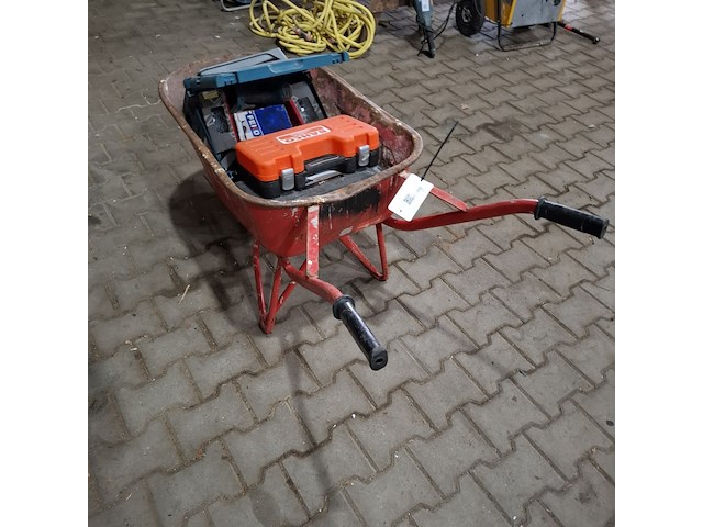 Kruiwagen met inhoud - afbeelding 3 van  11