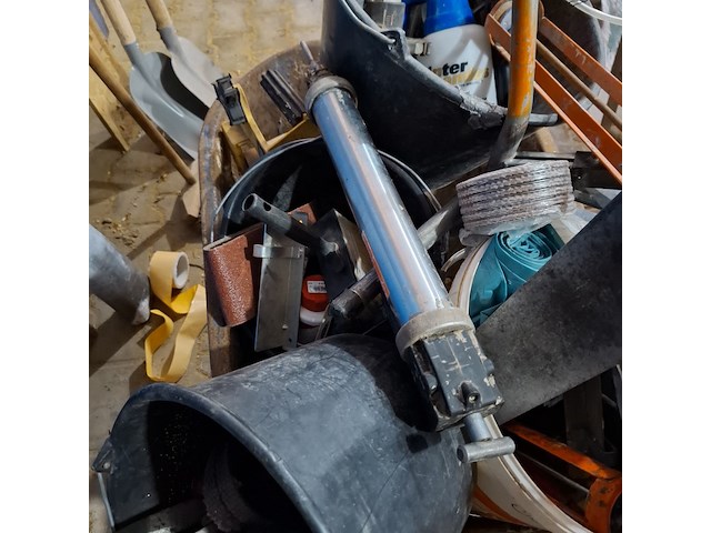 Kruiwagen met inhoud - afbeelding 7 van  10