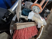 Kruiwagen met inhoud - afbeelding 9 van  10