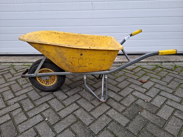 Kruiwagen met kunststof bak, fort - afbeelding 1 van  3