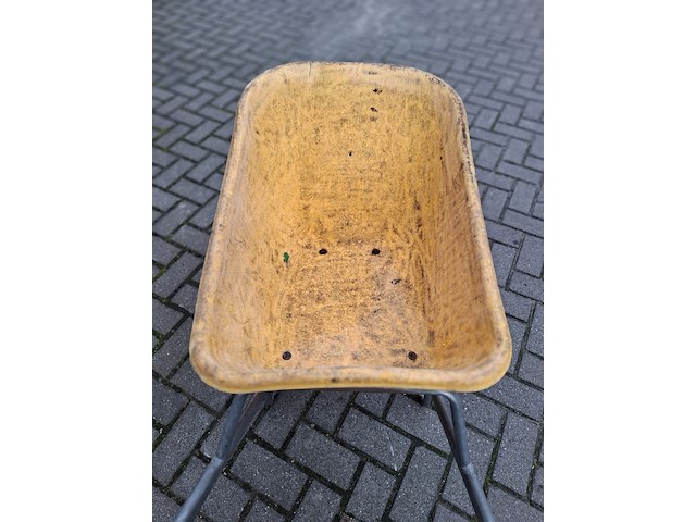 Kruiwagen met kunststof bak - afbeelding 3 van  3