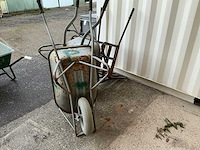 Kruiwagen met schade (3x) - afbeelding 1 van  2