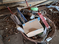 Kruiwagen op luchtband met inhoud - afbeelding 13 van  14