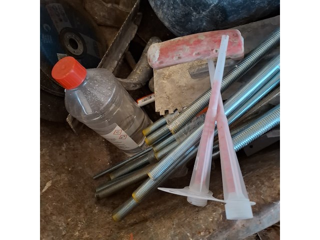 Kruiwagen op luchtband met inhoud - afbeelding 4 van  12