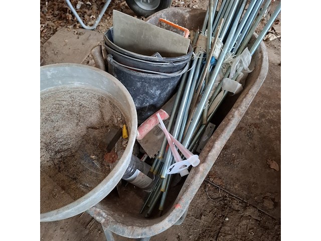 Kruiwagen op luchtband met inhoud - afbeelding 6 van  12