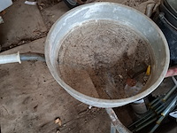 Kruiwagen op luchtband met inhoud - afbeelding 7 van  12