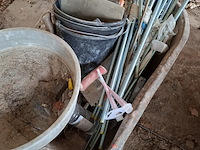 Kruiwagen op luchtband met inhoud - afbeelding 12 van  12