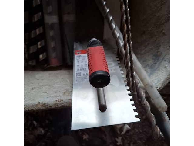 Kruiwagen op luchtband met inhoud - afbeelding 2 van  10