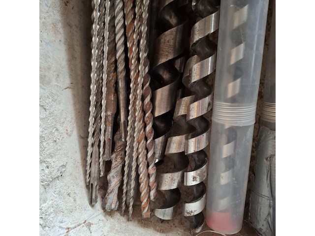 Kruiwagen op luchtband met inhoud - afbeelding 4 van  10