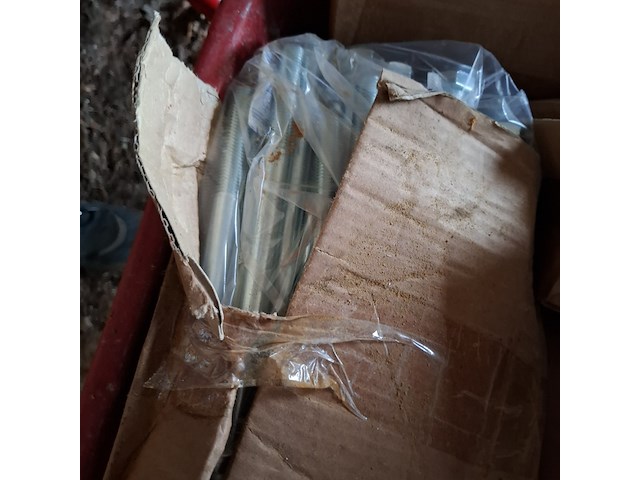 Kruiwagen op luchtband met inhoud - afbeelding 15 van  16