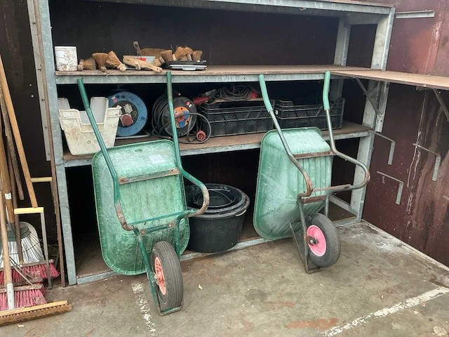 Kruiwagens en divers - afbeelding 1 van  9