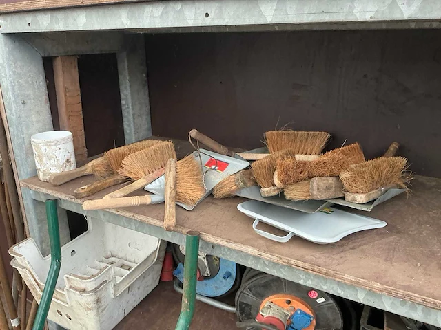 Kruiwagens en divers - afbeelding 2 van  9