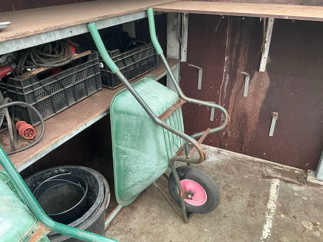 Kruiwagens en divers - afbeelding 8 van  9