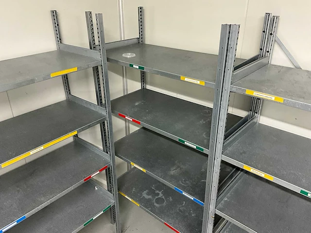 Kruizinga - metalen stelling - afbeelding 2 van  2