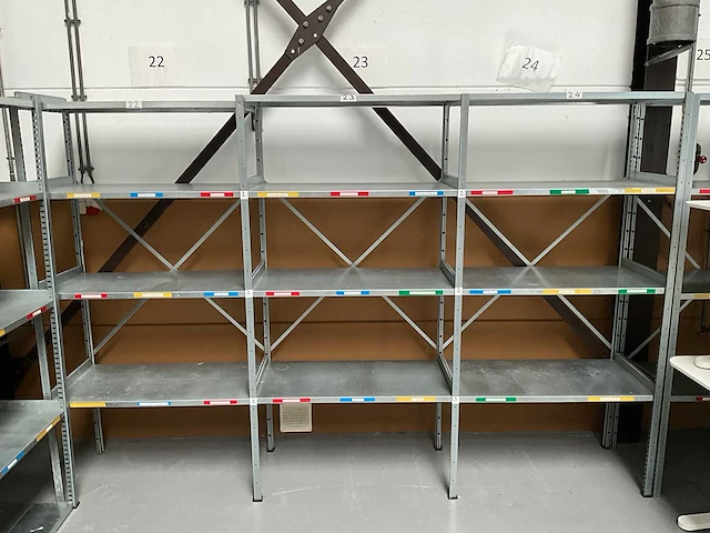 Kruizinga - metalen stelling - afbeelding 1 van  2