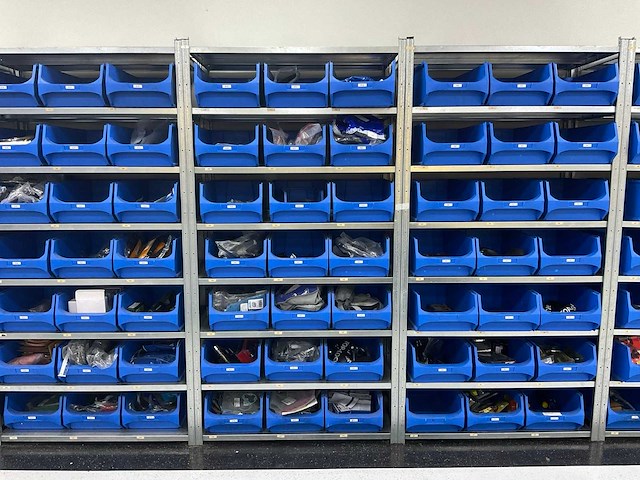 Kruizinga legbordstelling met magazijnbakken - afbeelding 1 van  10