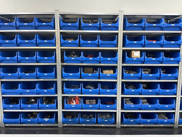 Kruizinga legbordstelling met magazijnbakken - afbeelding 1 van  10