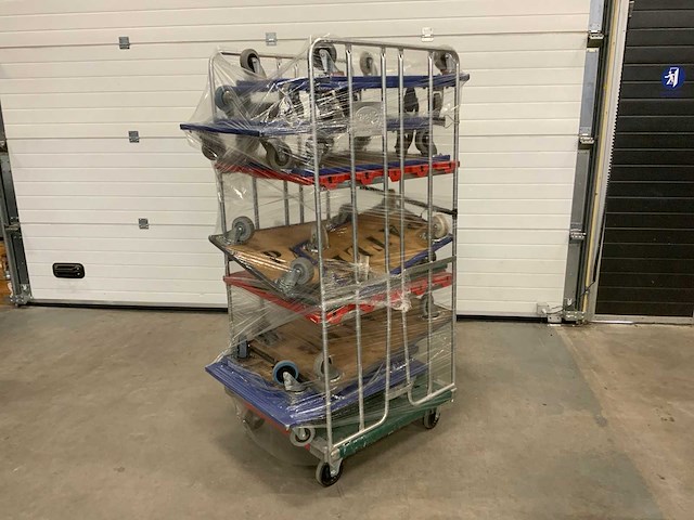 Kruizinga partij transport dolly’s in kar - afbeelding 5 van  6