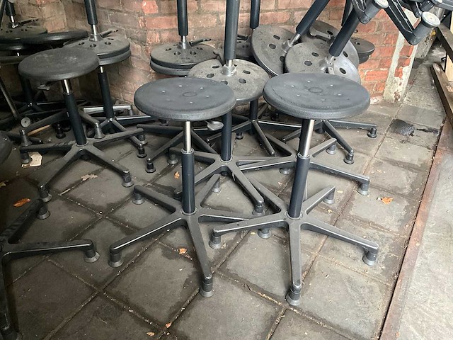 Kruk - in hoogte verstelbaar (24x) - afbeelding 1 van  2