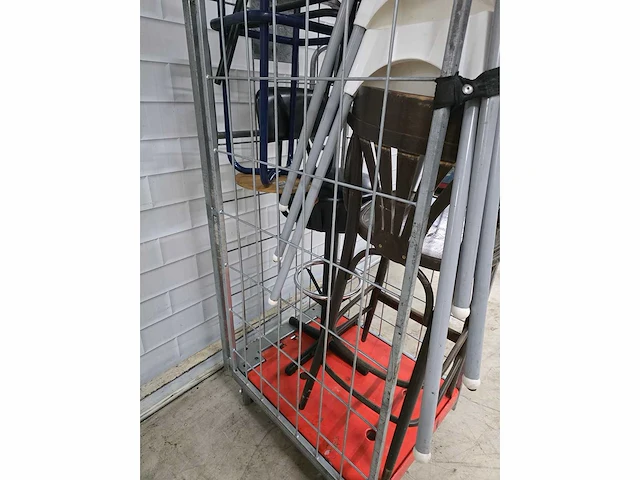 Kruk / kinderstoel zonder rolcontainer (6x) - afbeelding 4 van  5