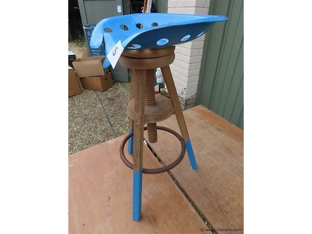 Krukje hout en metaal - afbeelding 3 van  3