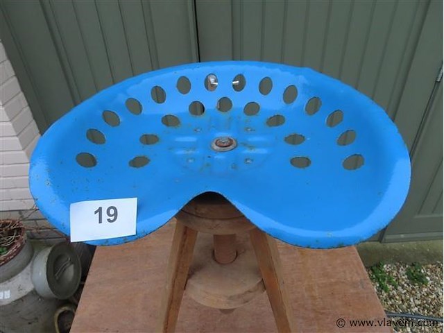 Krukje hout en metaal - afbeelding 3 van  3