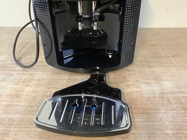 Krups essential automatic espresso ea8100 series koffie- & espressomachines - afbeelding 4 van  8