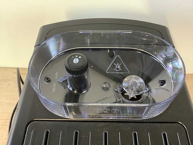 Krups essential automatic espresso ea8100 series koffie- & espressomachines - afbeelding 5 van  8