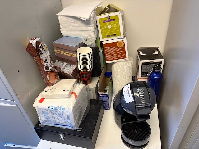 Krups (nescafé) met toebehoren koffie machine - afbeelding 2 van  8