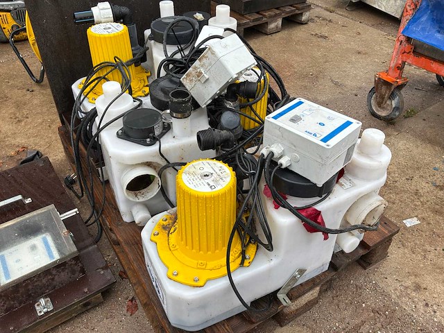 Ksb mini-compacta us1.040 e afvalwater-/fecaliënopvoerinstallatie (3x) - afbeelding 1 van  8