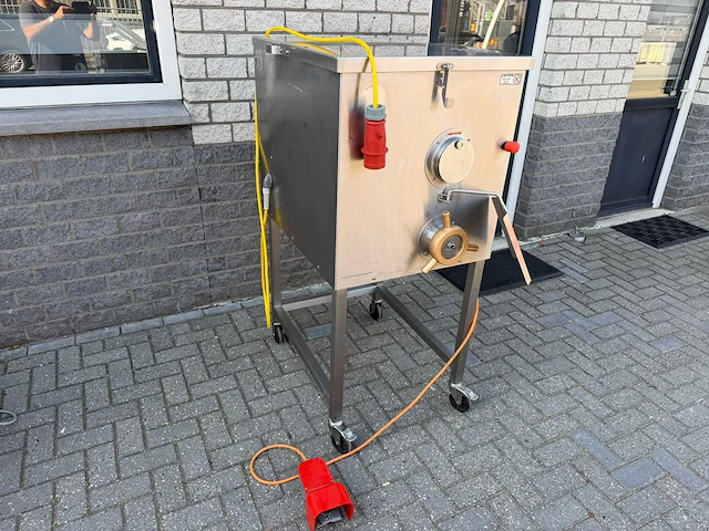 Kt - lm 32 - vleeswolf / gehaktmolen - afbeelding 1 van  6