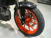 Ktm 390 duke abs motorfiets - afbeelding 9 van  16