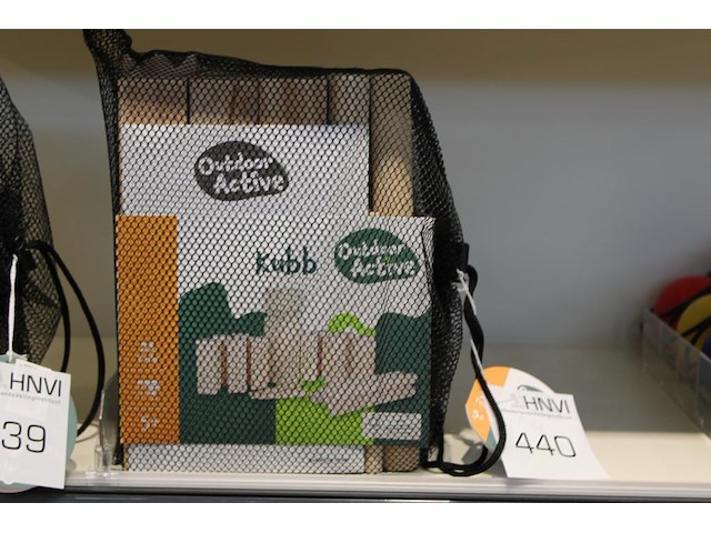 Kubb-spel outdoor active in schap. - afbeelding 1 van  2