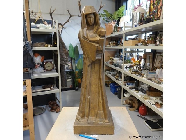 Kubistisch groot aardewerk beeld madonna - afbeelding 1 van  5