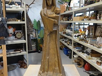 Kubistisch groot aardewerk beeld madonna - afbeelding 1 van  5