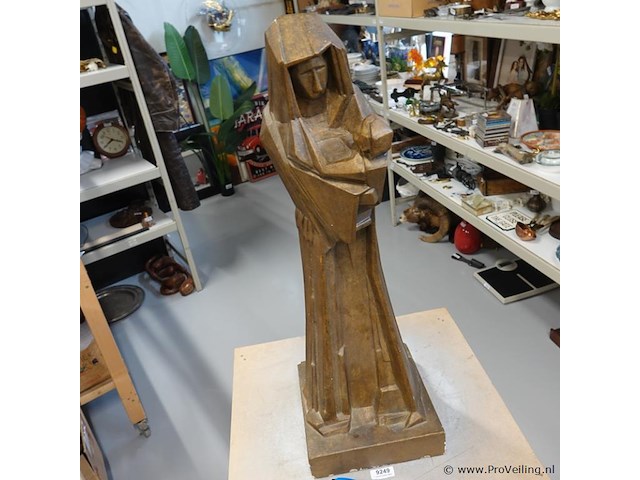 Kubistisch groot aardewerk beeld madonna - afbeelding 3 van  5