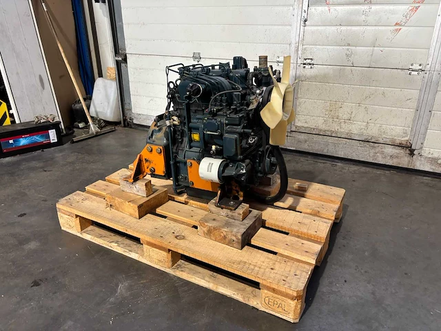 Kubota - d1102 - dieselmotor - afbeelding 3 van  9