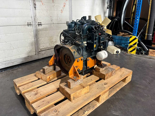 Kubota - d1102 - dieselmotor - afbeelding 4 van  9