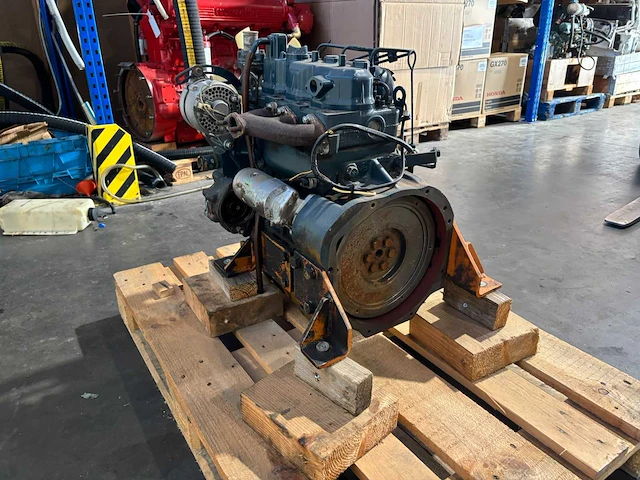 Kubota - d1102 - dieselmotor - afbeelding 5 van  9