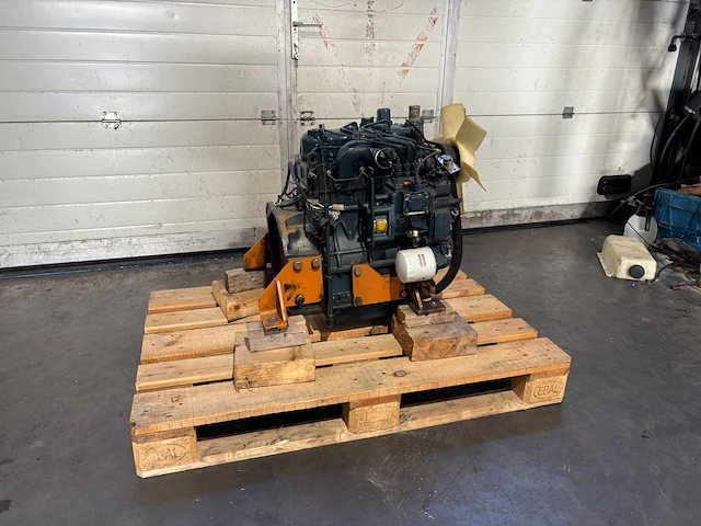 Kubota - d1102 - dieselmotor - afbeelding 1 van  9