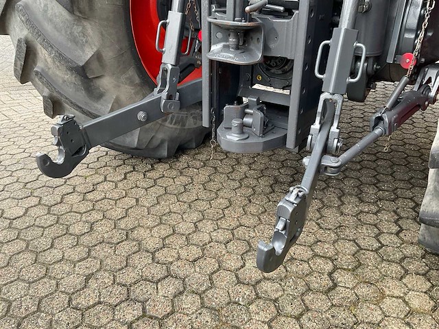 Kubota - m7 131 - 4-wheel drive tractor - 2017 - afbeelding 3 van  25