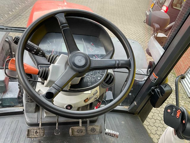 Kubota - m7 131 - 4-wheel drive tractor - 2017 - afbeelding 11 van  25
