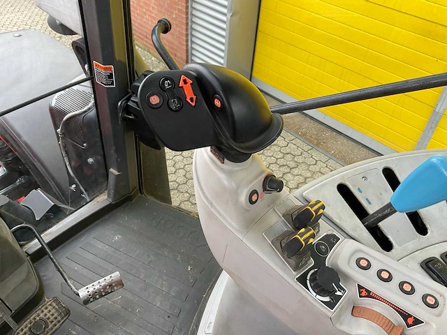 Kubota - m7 131 - 4-wheel drive tractor - 2017 - afbeelding 15 van  25