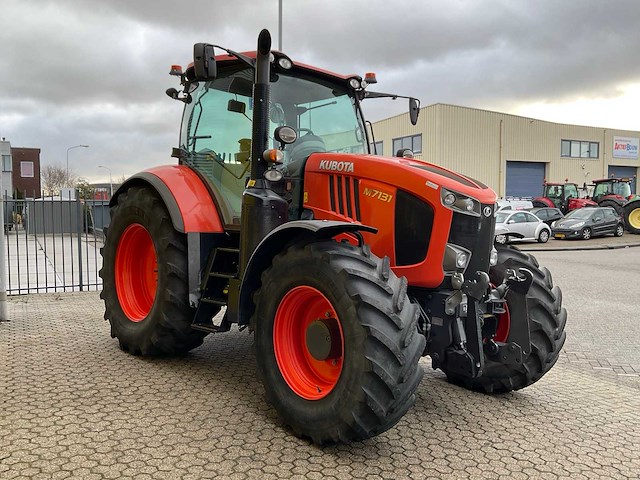 Kubota - m7 131 - 4-wheel drive tractor - 2017 - afbeelding 20 van  25