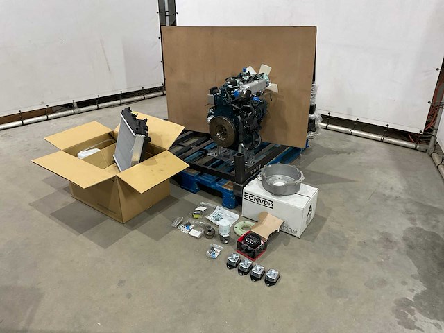 Kubota - wg972-g-ef01 - 3 cilinder - motorblok - afbeelding 7 van  12